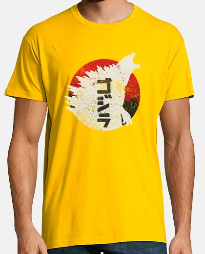 Playera kaiju a través de japón