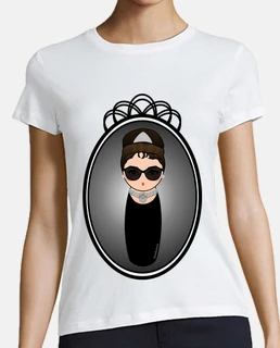 Kokeshi Audrey Hepburn con gafas