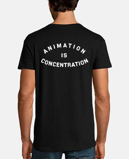 Tee-shirt l&#39;animation est la concentration derrière