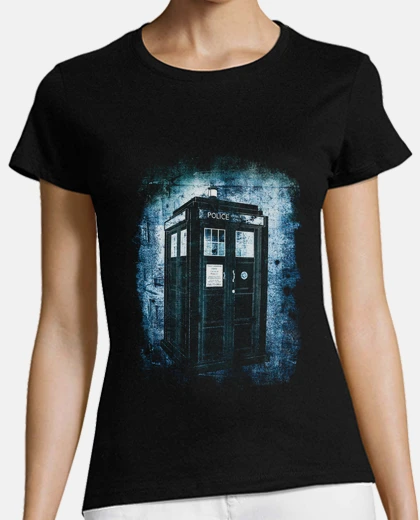 Playera lost in the mist of time and space