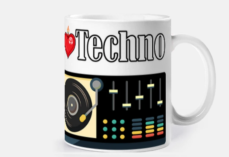 Mug love la bordure noire techno avec table