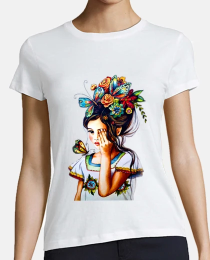 Playera mariposas en la cabeza