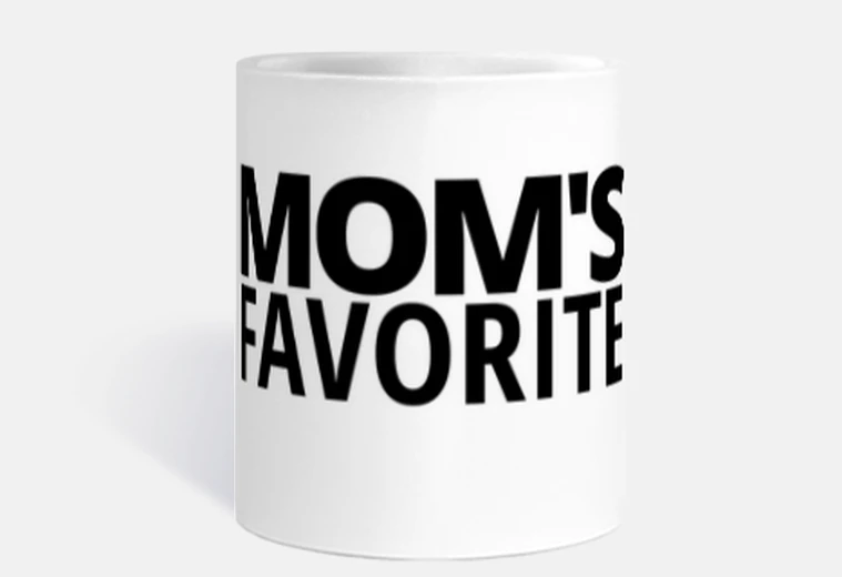 Cup MOMS Favorite in black letters