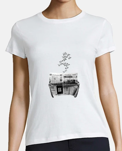 Playera Mujer leyendo diario