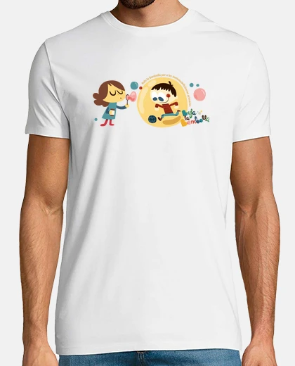 Camiseta Niña yniño en burbuja jugando a pelota