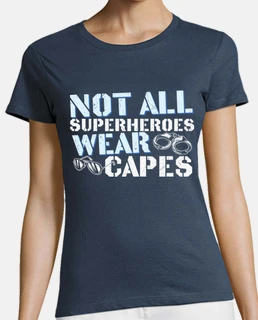 no todos los superhéroes usan capa