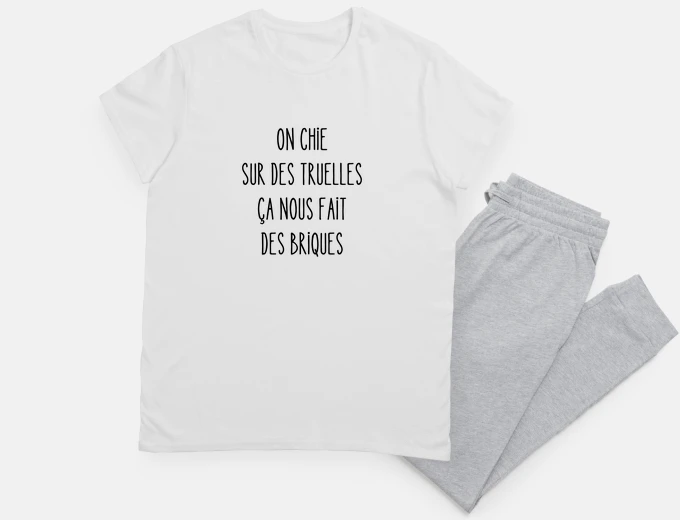 Pyjama on chie sur des truelles