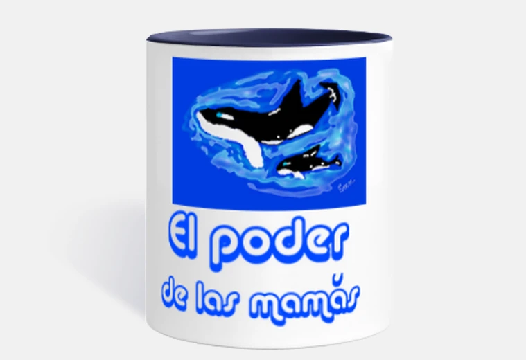 Taza orcas nadando