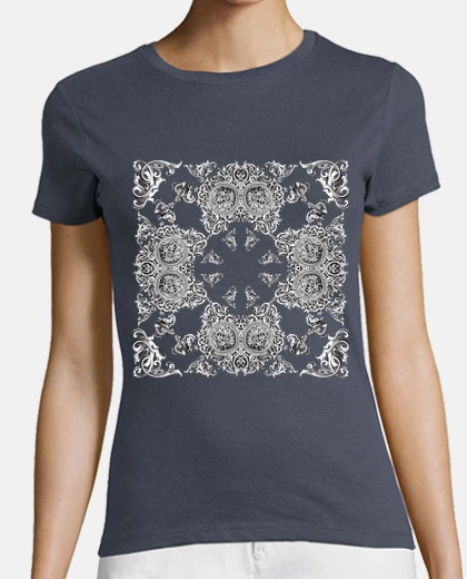 T-shirt ornamento barocco