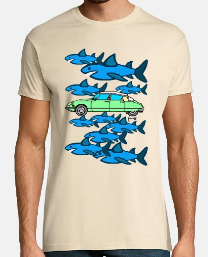 Tee-shirt parmi les requins