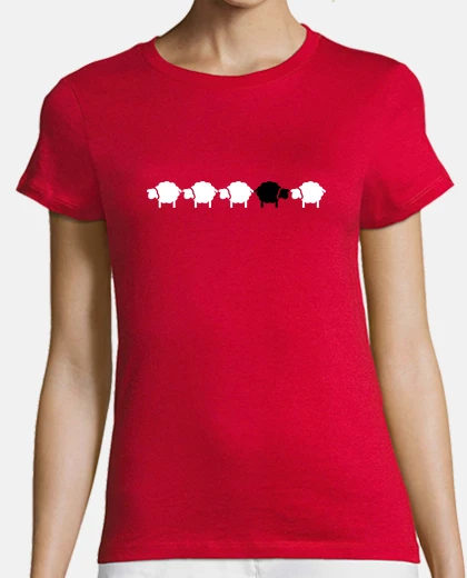 T-shirt pecora nera