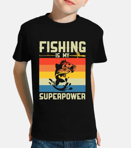 Ropa pescador junto al mar en la trenza de pesca de lubina