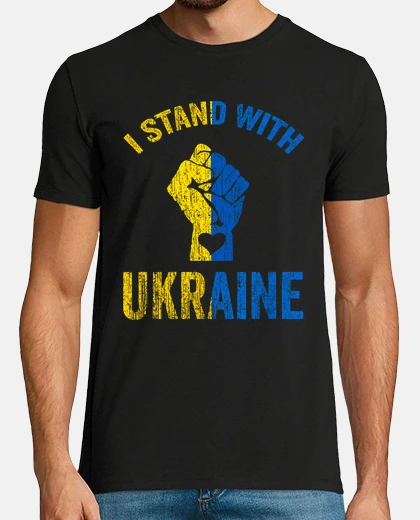 Tee-shirt poing et cœur, je suis avec la guerre en ukraine en anglais