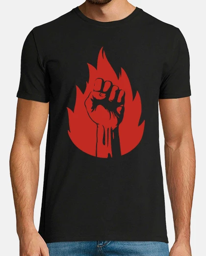 T-shirt pugno che brucia