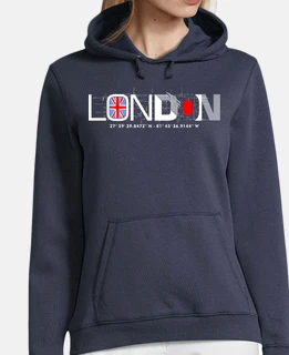 ragazza femminile style urbano con bandiera inglese di londra