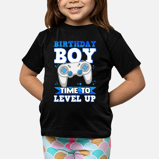 ragazzo di compleanno dei videogiochi d