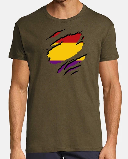 Playera RASGADURA PECHO REPUBLICA