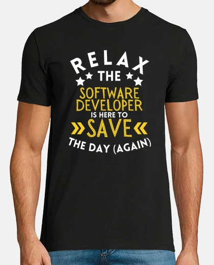 T-shirt rilassati lo sviluppatore del software 