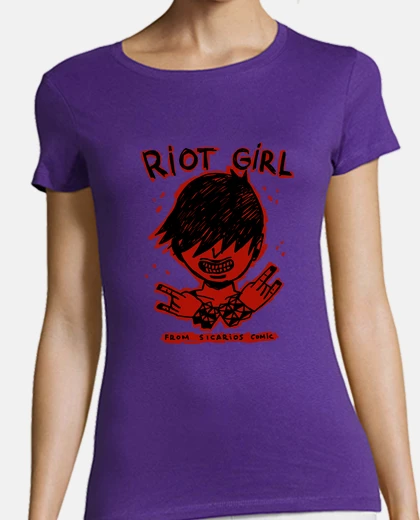 T-shirt riot girl