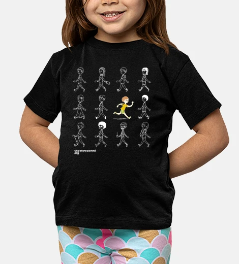 Kids run between one hundred thousand - 3x4