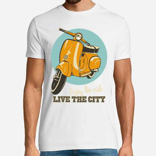 scooter classique - ville en direct