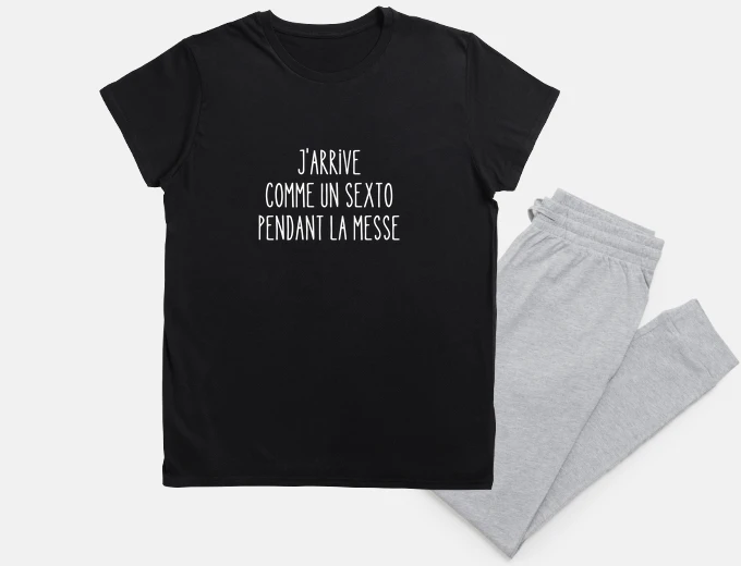 Pyjama sext during mass