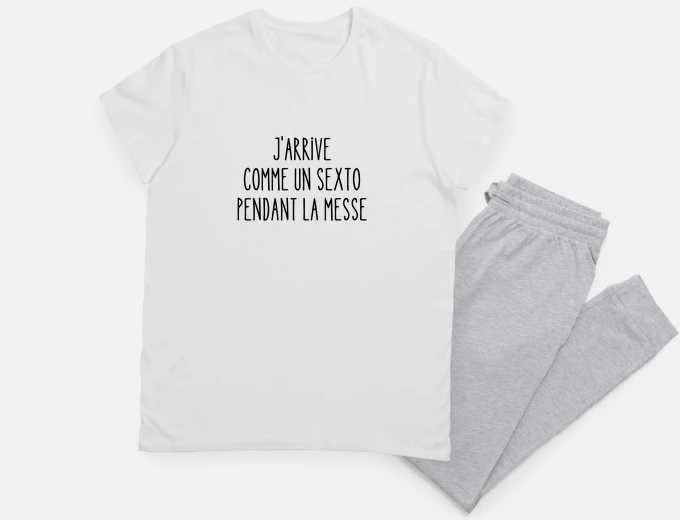 Pyjama sext during mass