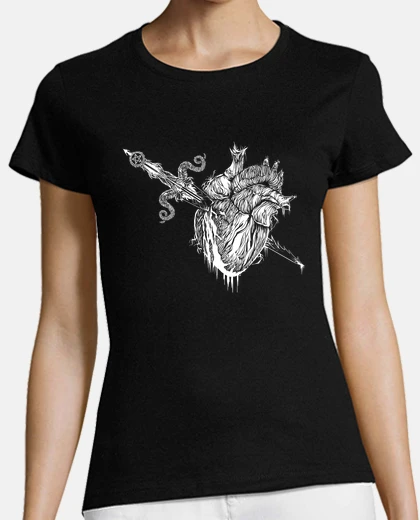 Playera símbolos satánicos del corazón apuñalado