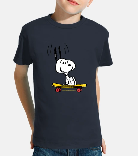 Abbigliamento snoopy seduto skate