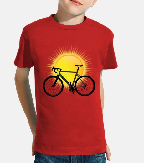 Abbigliamento sole con bici da corsa