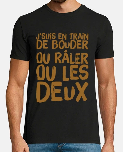 T-shirt Sto facendo il broncio o gemendo