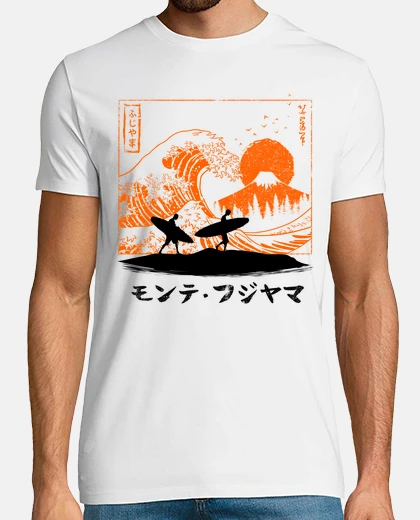 Tee-shirt surfer sur la vague au japon