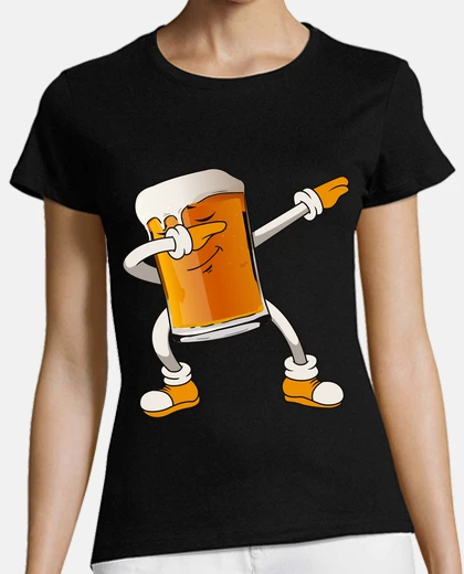 T-shirt tamponando la birra da ballo