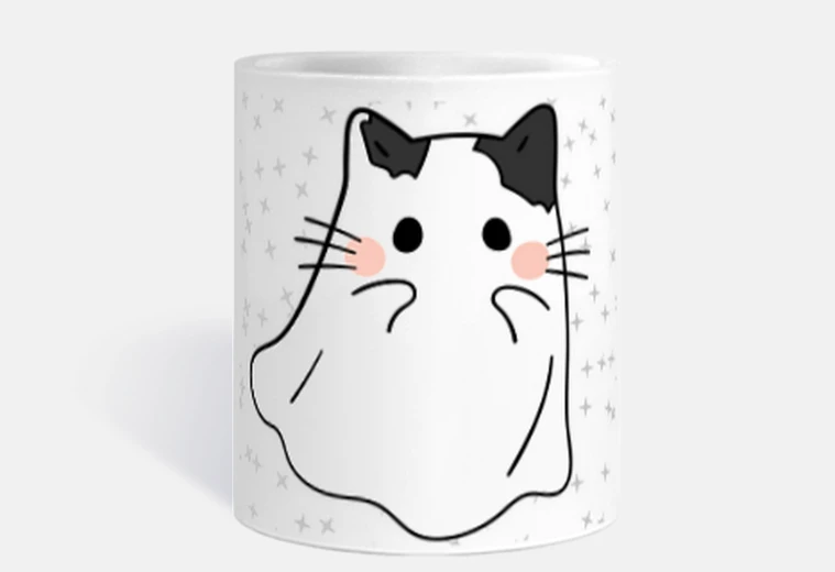Taza Taza Gato fantasmal flotando en el cielo