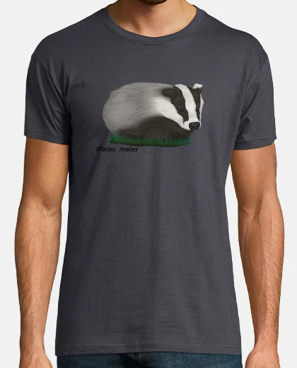 Camiseta Tejón en la hierba