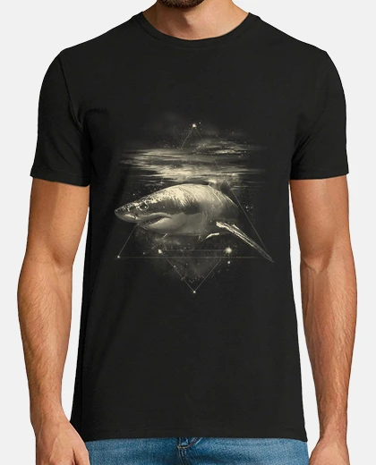 Playera tiburón en el espacio