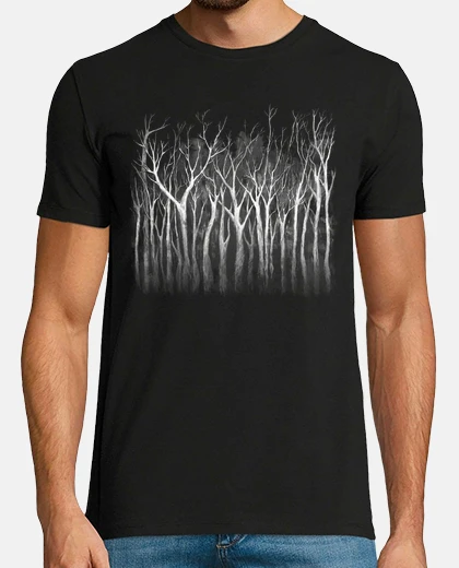 T-shirt tra gli alberi