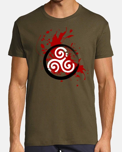 T-shirt triskel macchia rossa