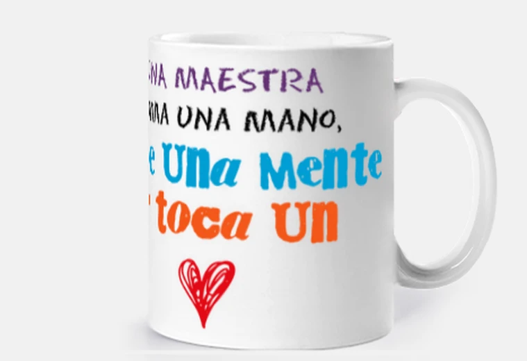 Taza Una maestra toca un corazón