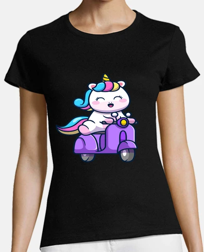 Playera unicornio en un scooter