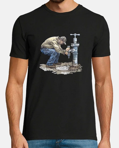 T-shirt vestito da idraulico